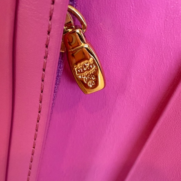 🌸MCM Pink and Cream Wallet with Gold-Toned Hardware EUC - Picture 6 of 13